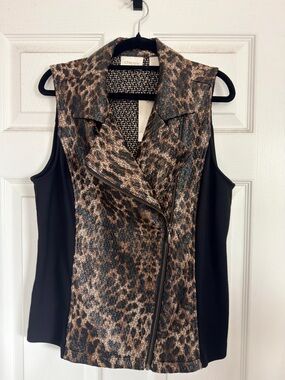 Chico's Leopard mob wife Print Moto Vest with Black Sides